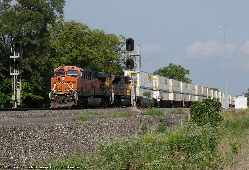 BNSF 7350